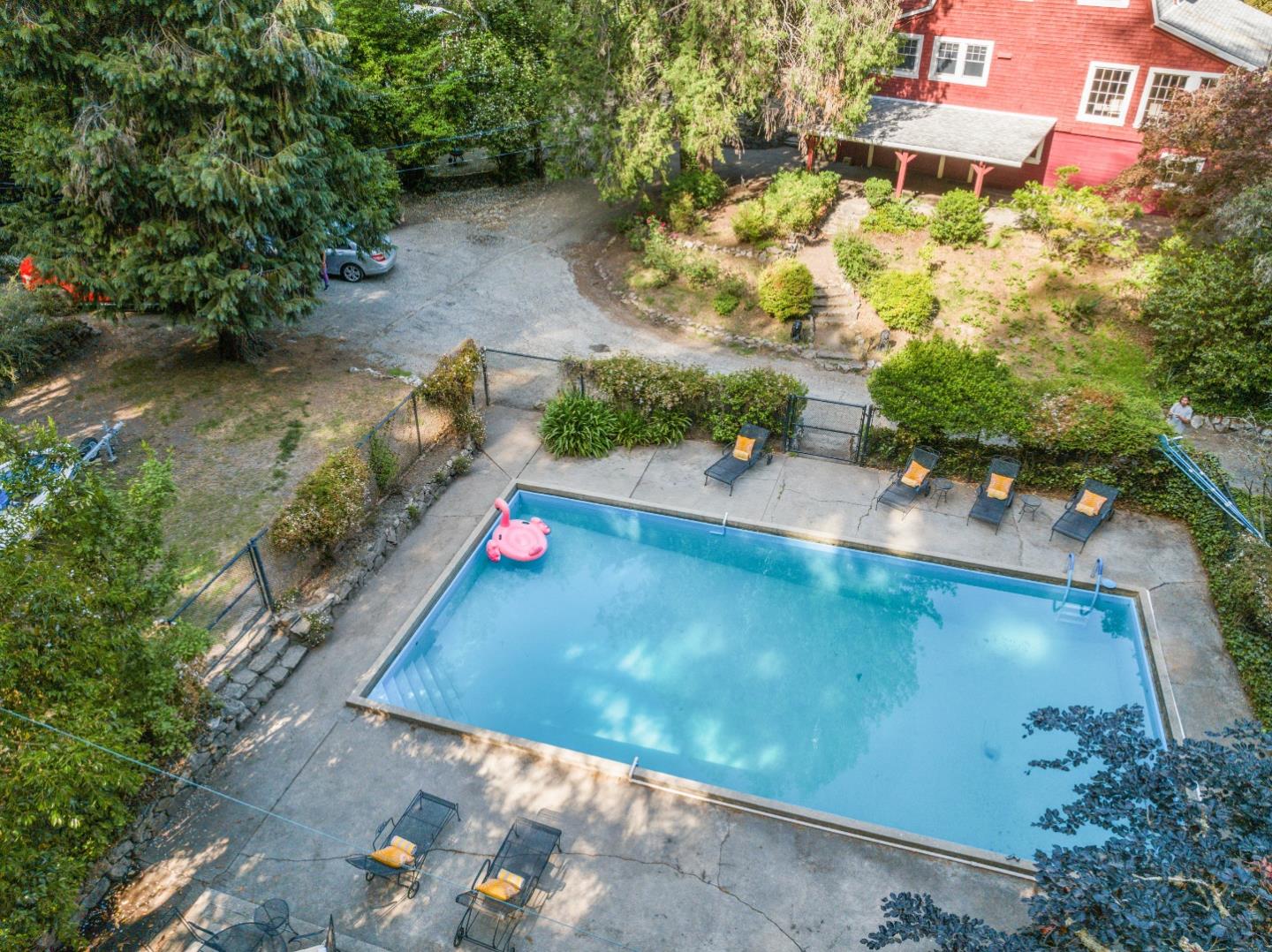 1 Brooks Road