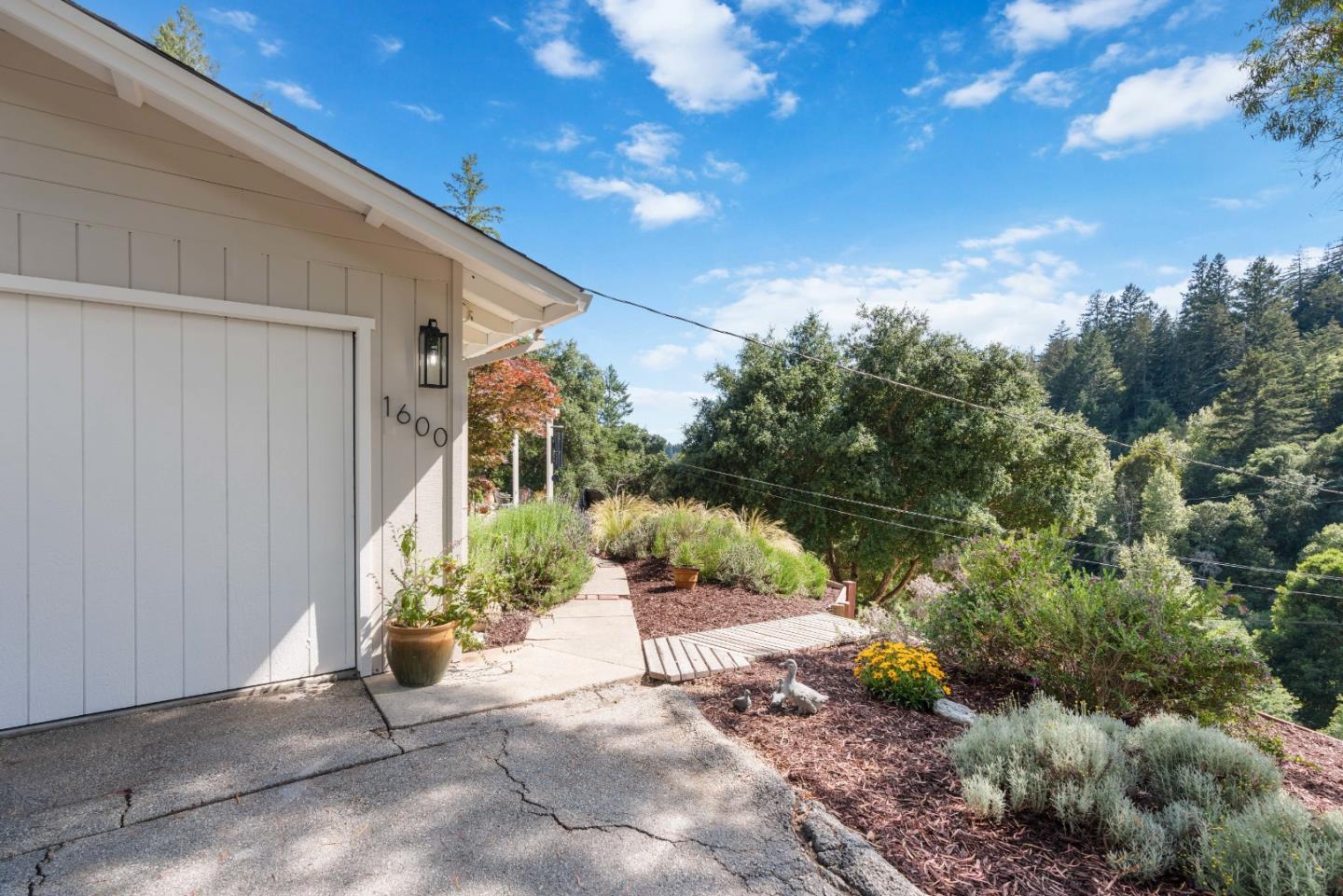 1600 Nelson Road