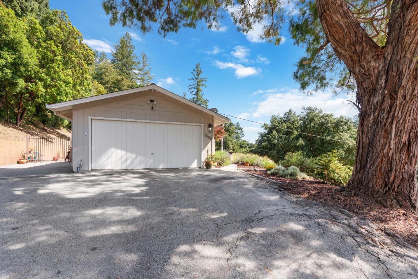1600 Nelson Road