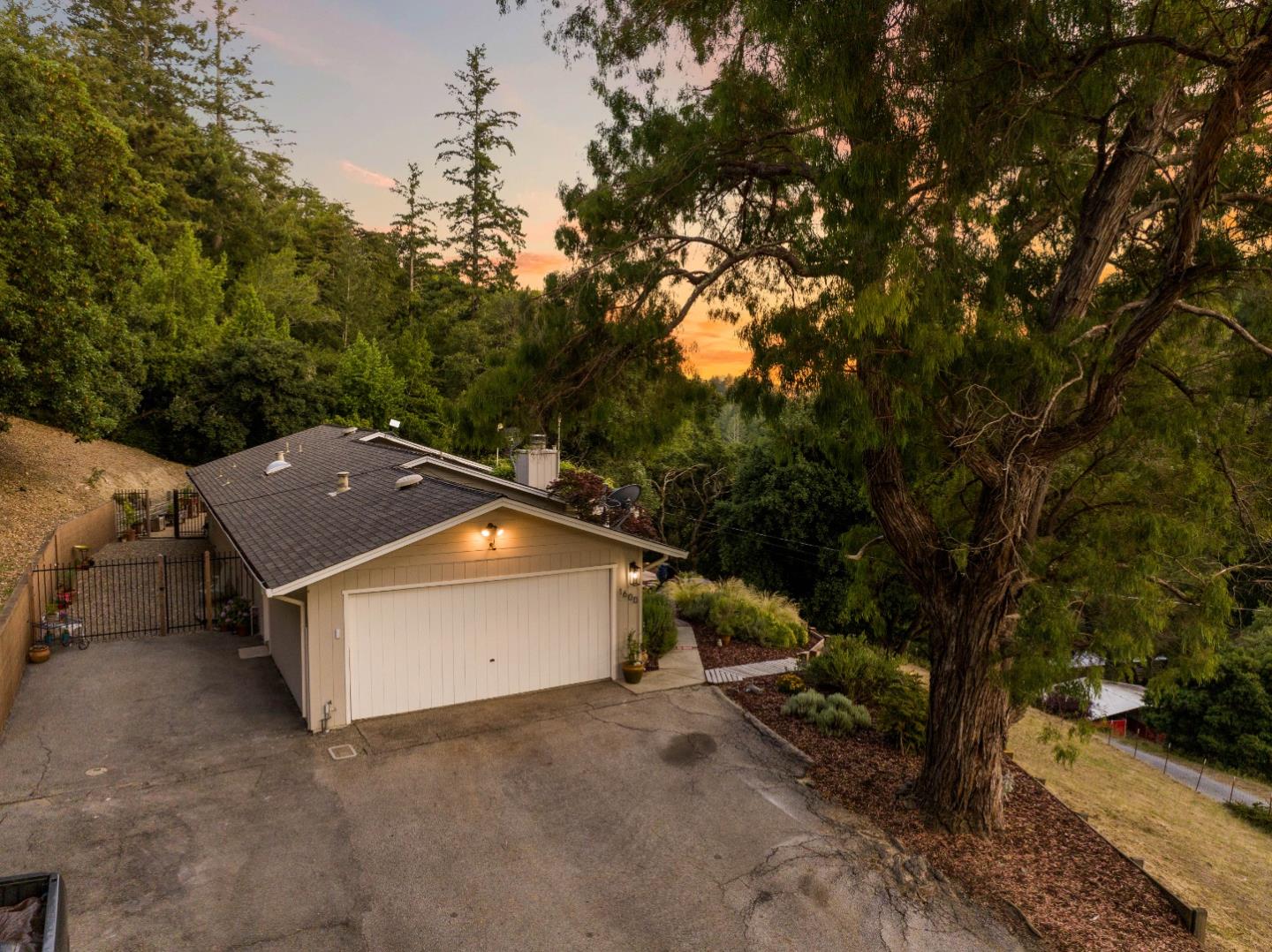 1600 Nelson Road