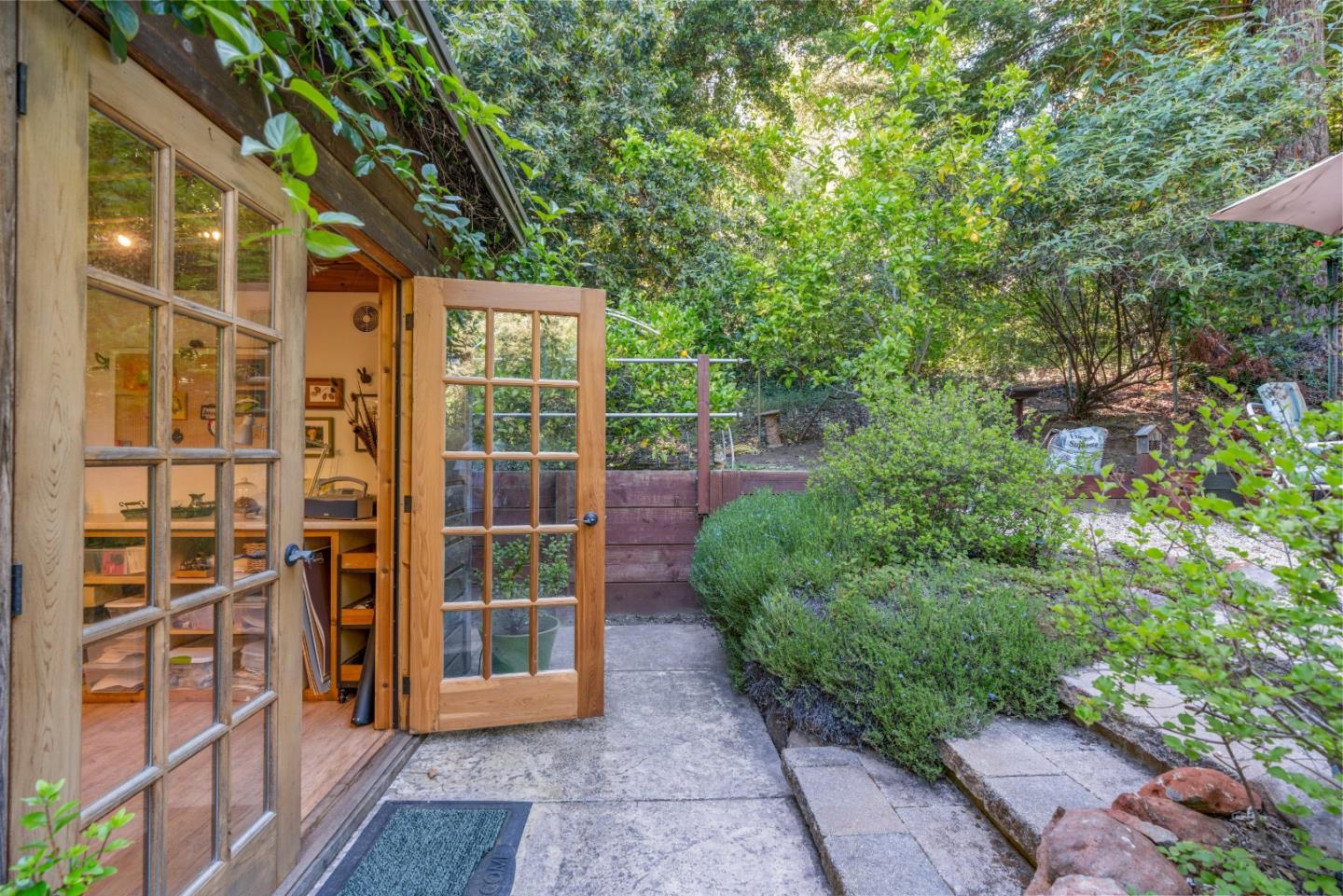1128 El Solyo Heights Drive