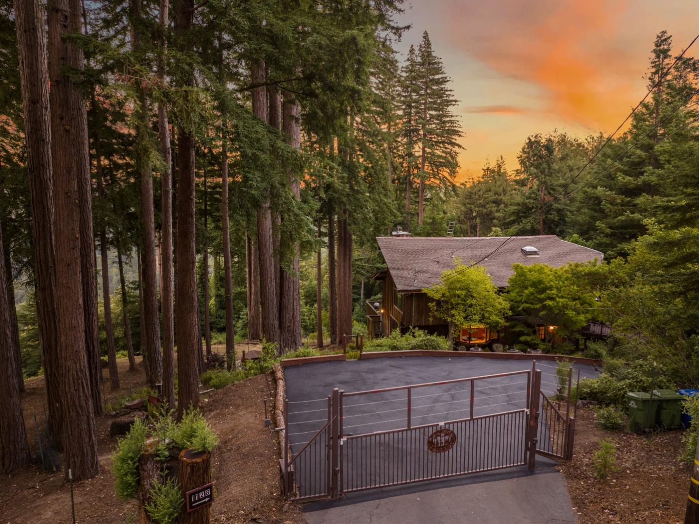 1128 El Solyo Heights Drive