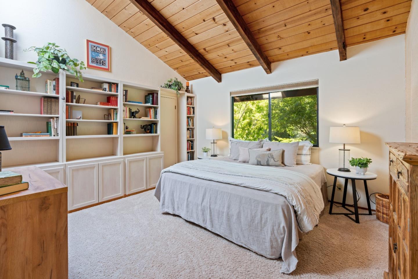 1128 El Solyo Heights Drive