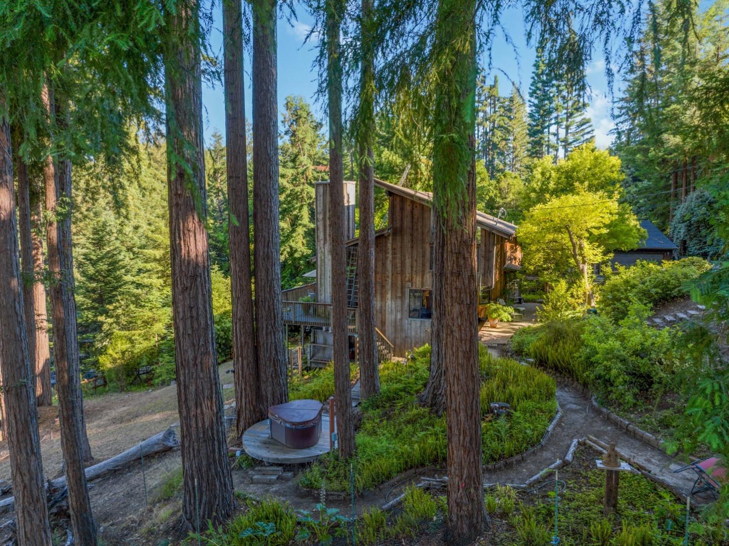 1128 El Solyo Heights Drive