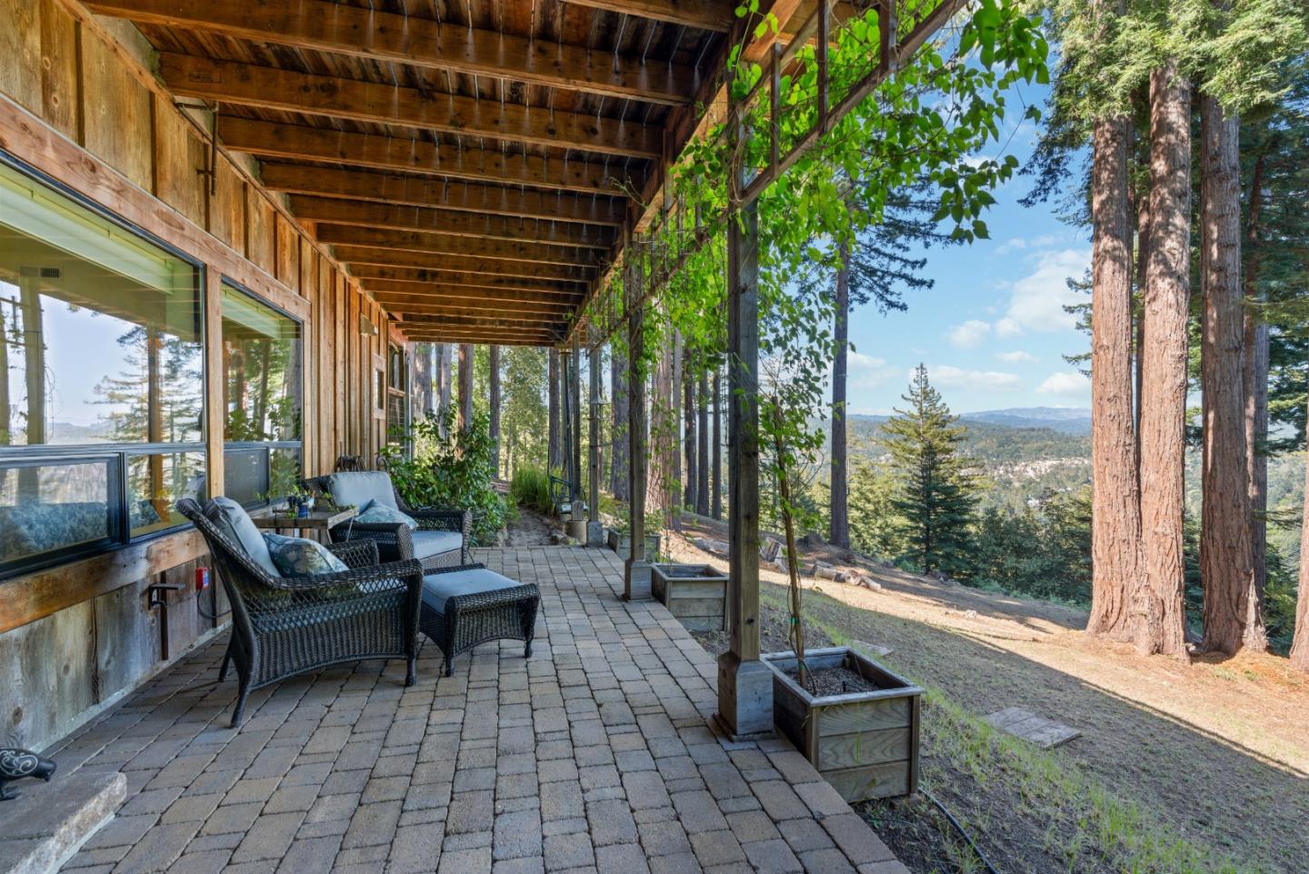 1128 El Solyo Heights Drive