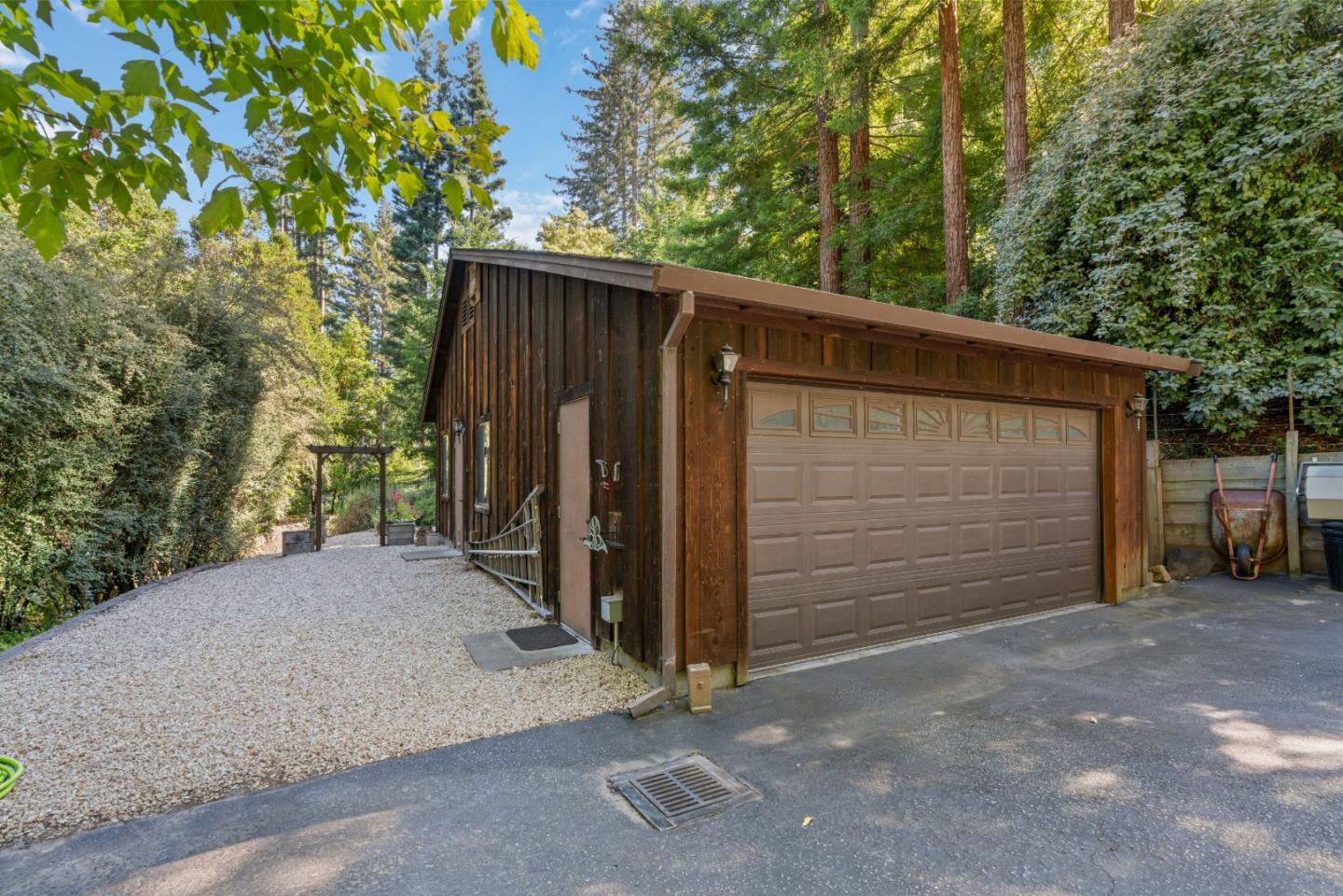 1128 El Solyo Heights Drive