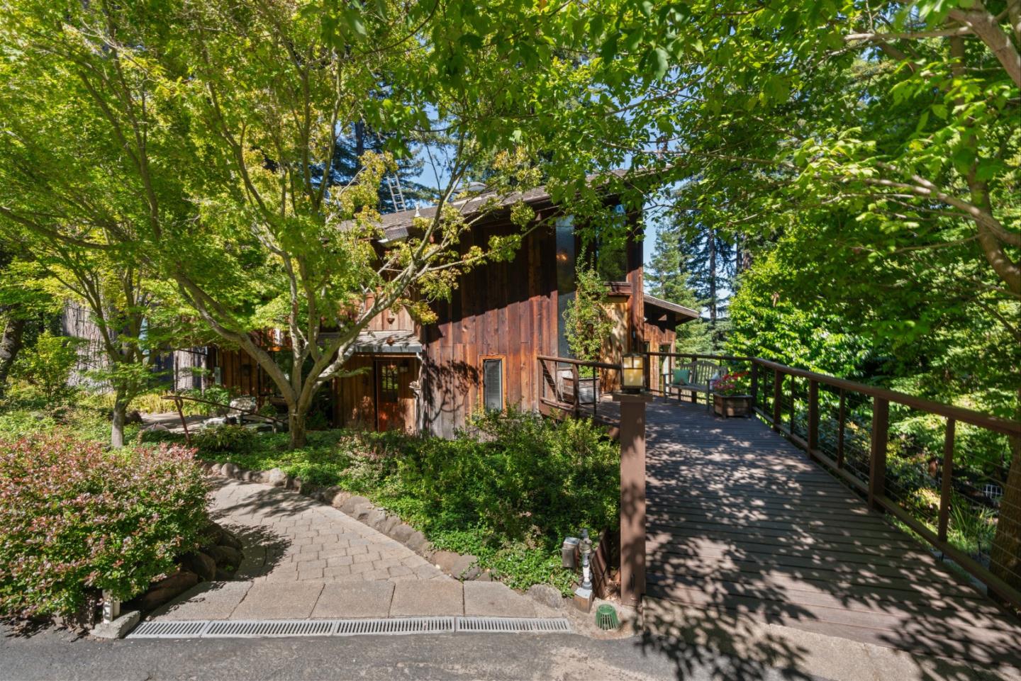 1128 El Solyo Heights Drive