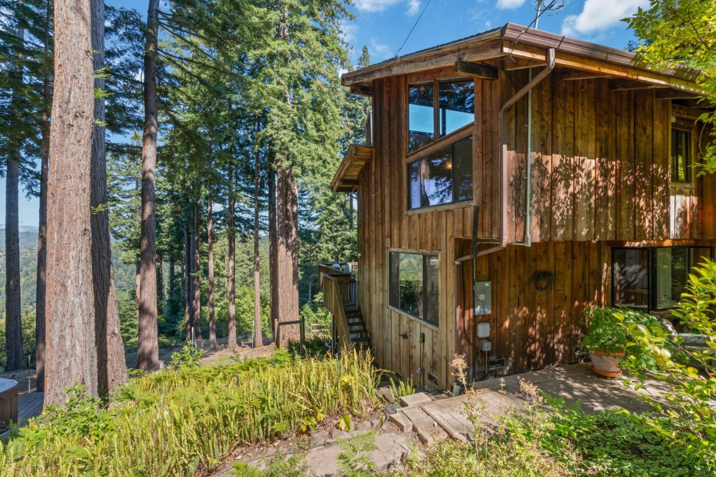 1128 El Solyo Heights Drive