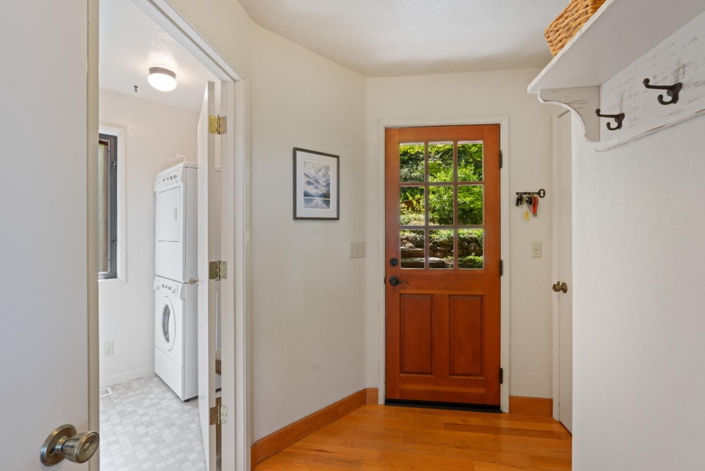 1128 El Solyo Heights Drive