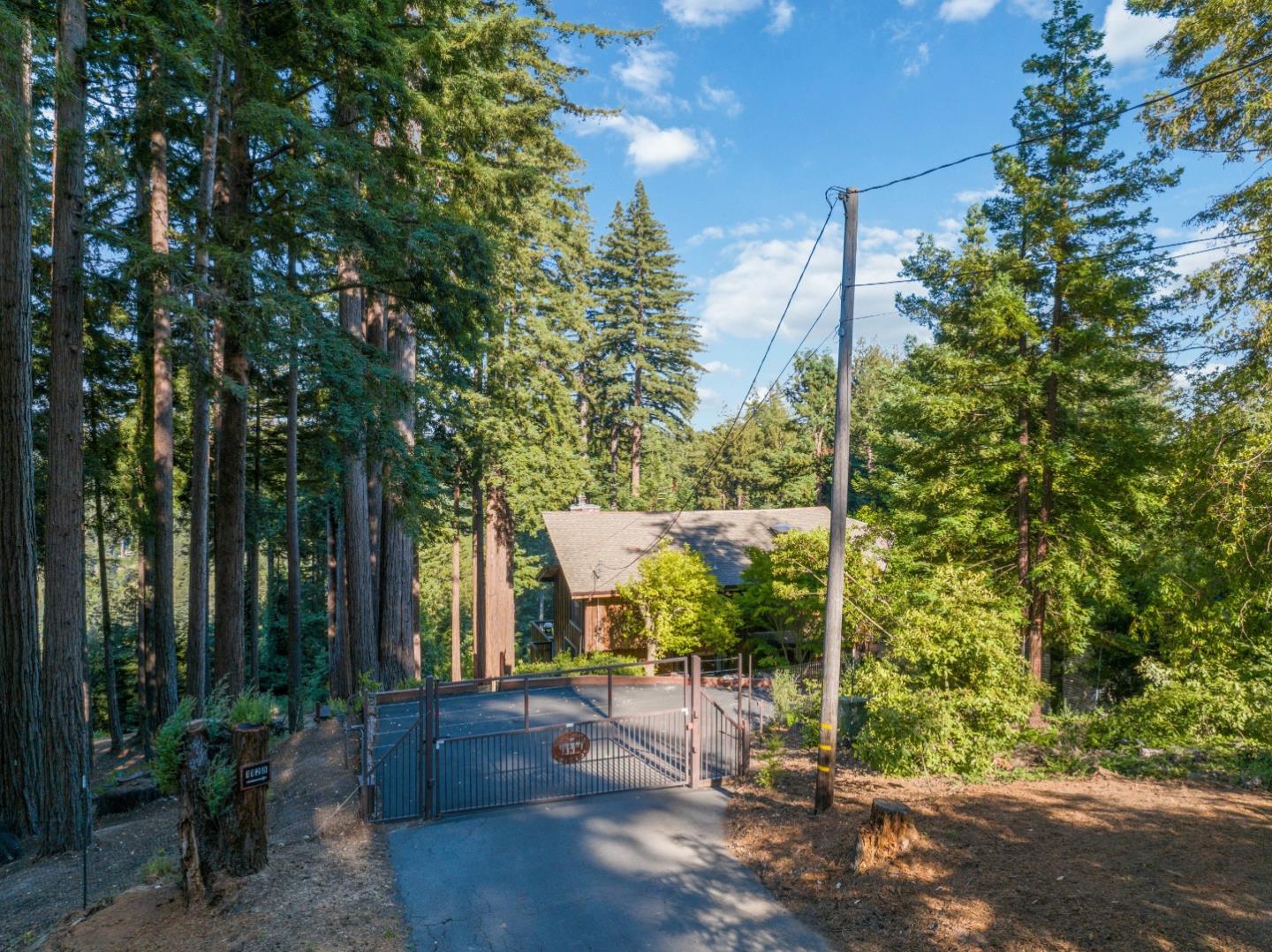 1128 El Solyo Heights Drive