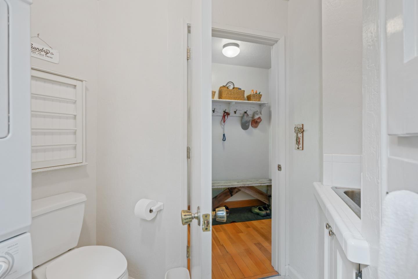 1128 El Solyo Heights Drive