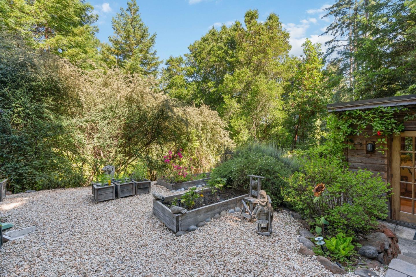 1128 El Solyo Heights Drive