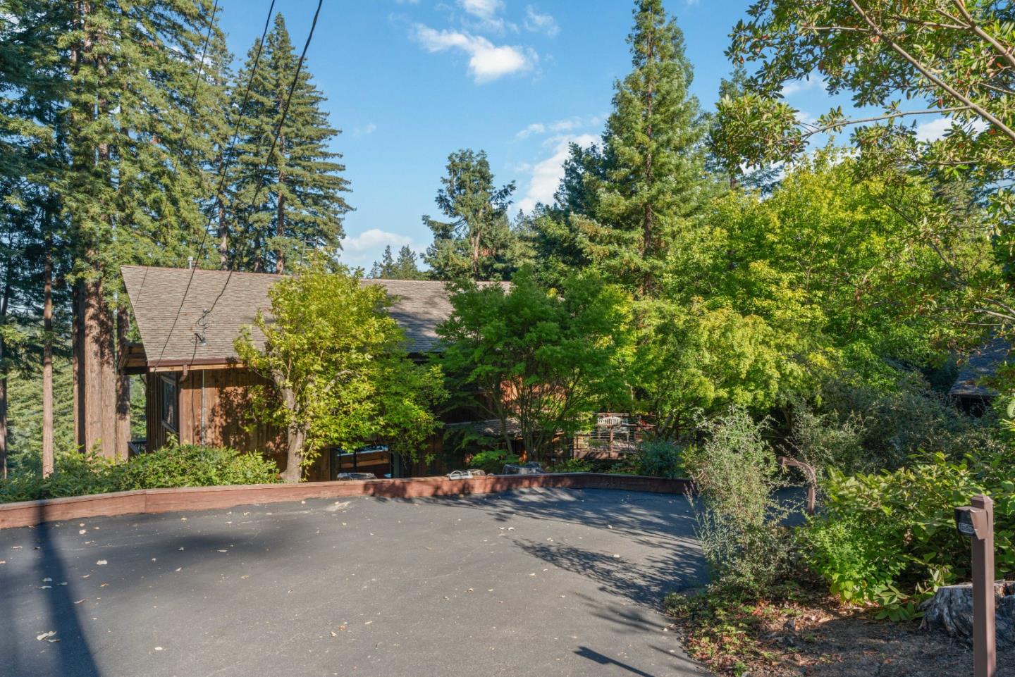 1128 El Solyo Heights Drive