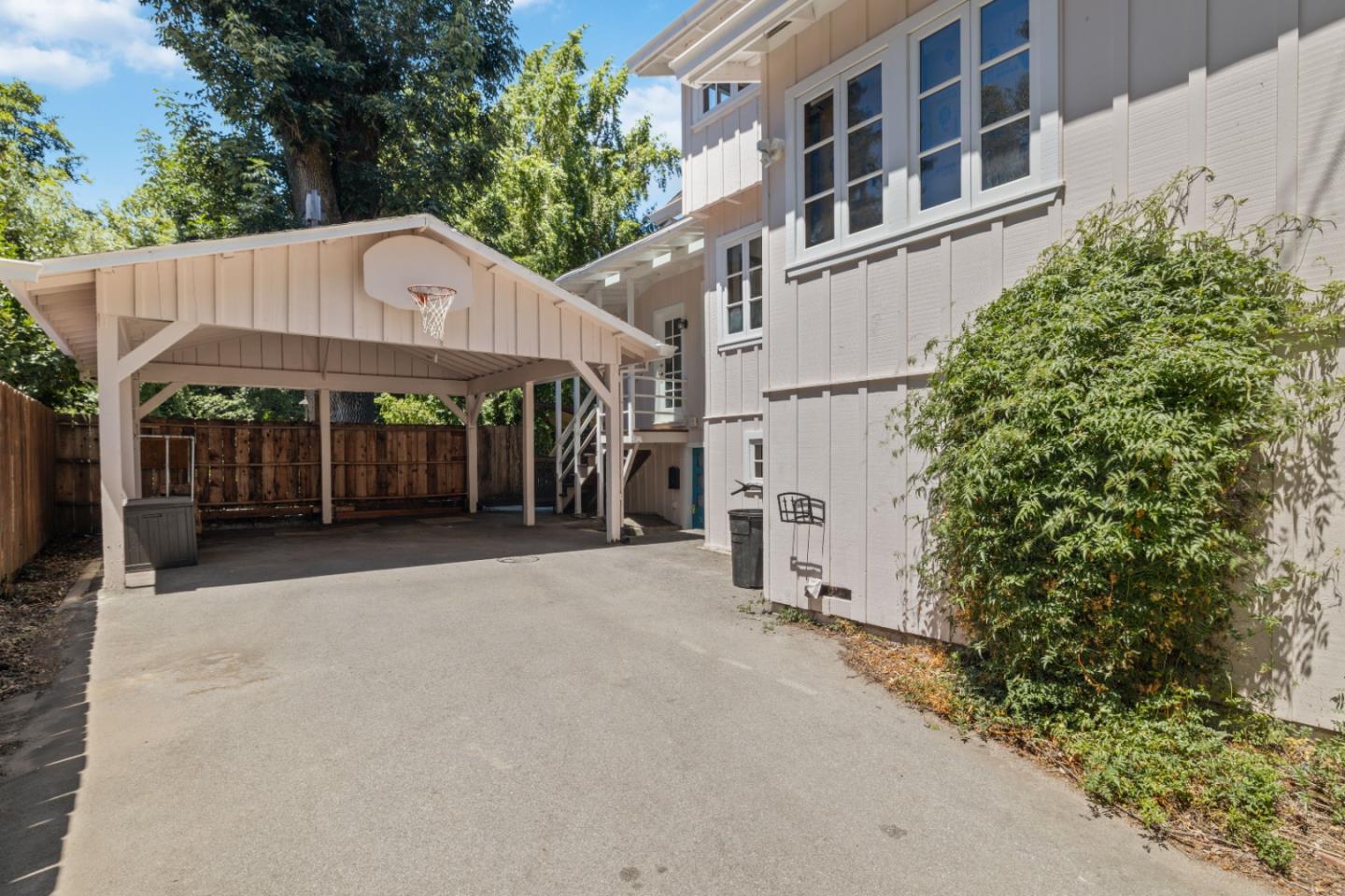 320 Riverside Avenue