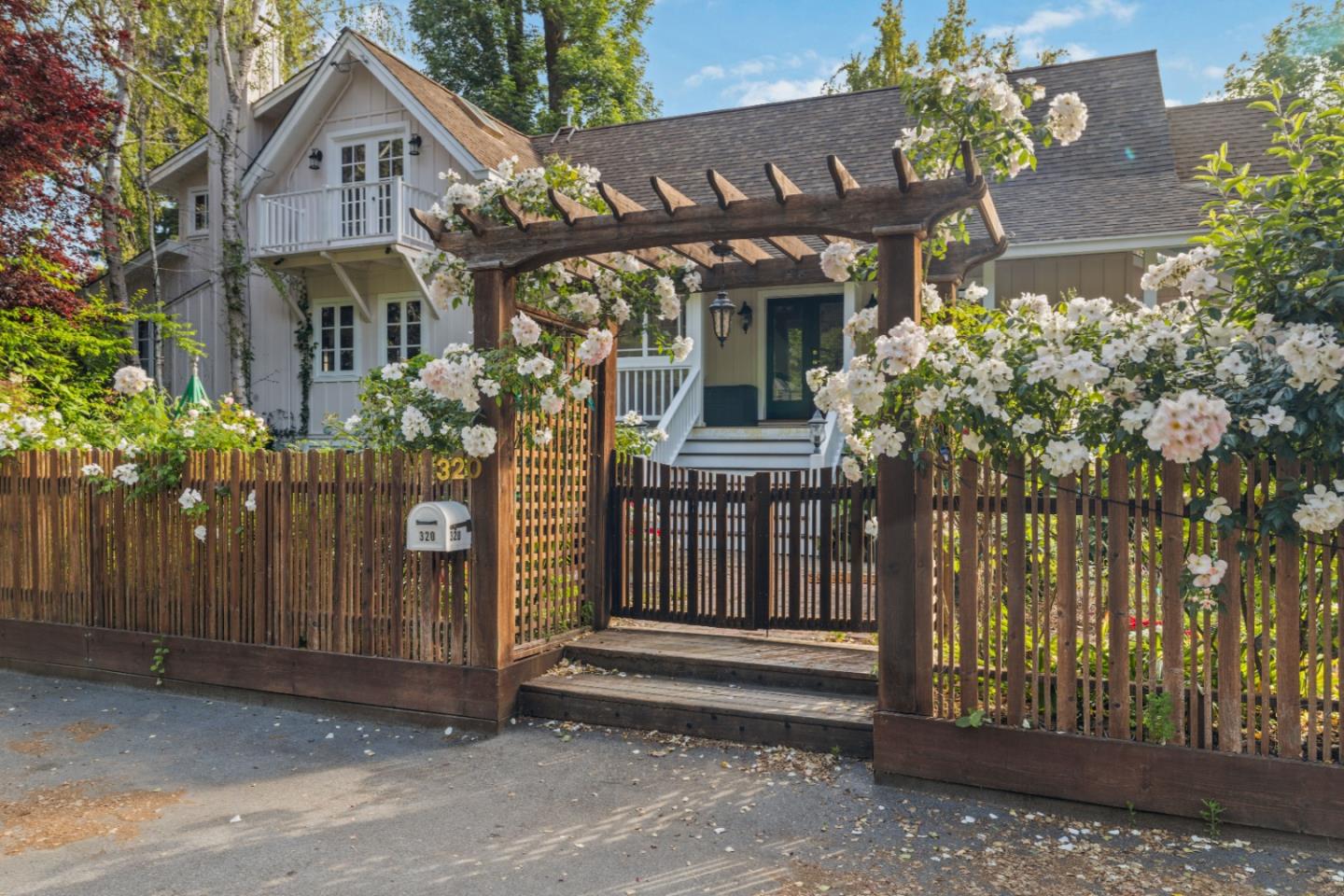 320 Riverside Avenue