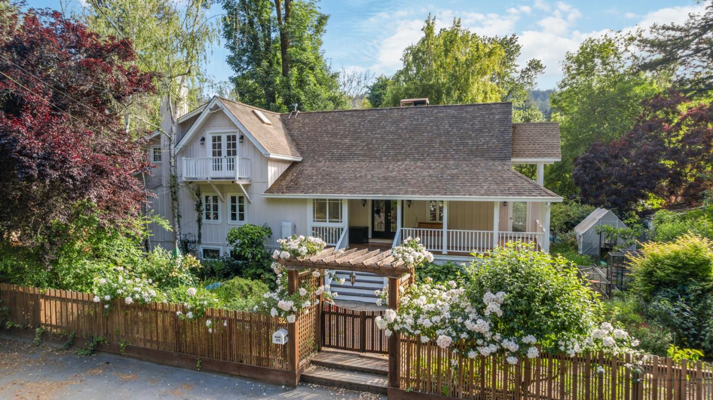 320 Riverside Avenue