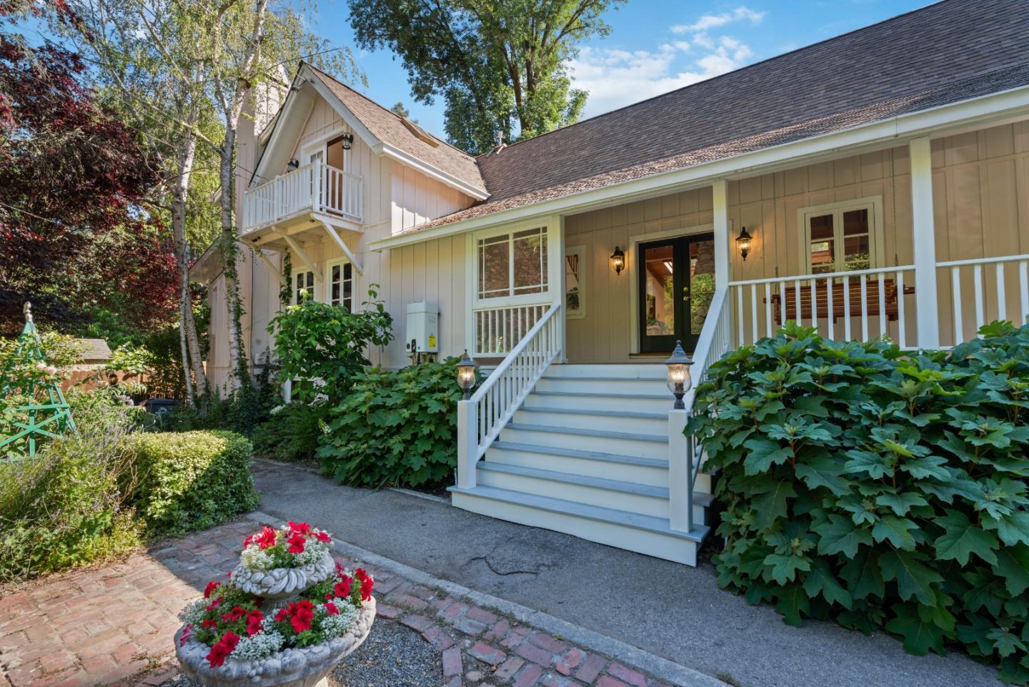 320 Riverside Avenue
