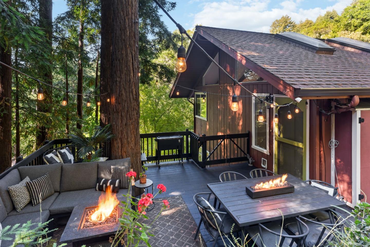 2526 Redwood Drive