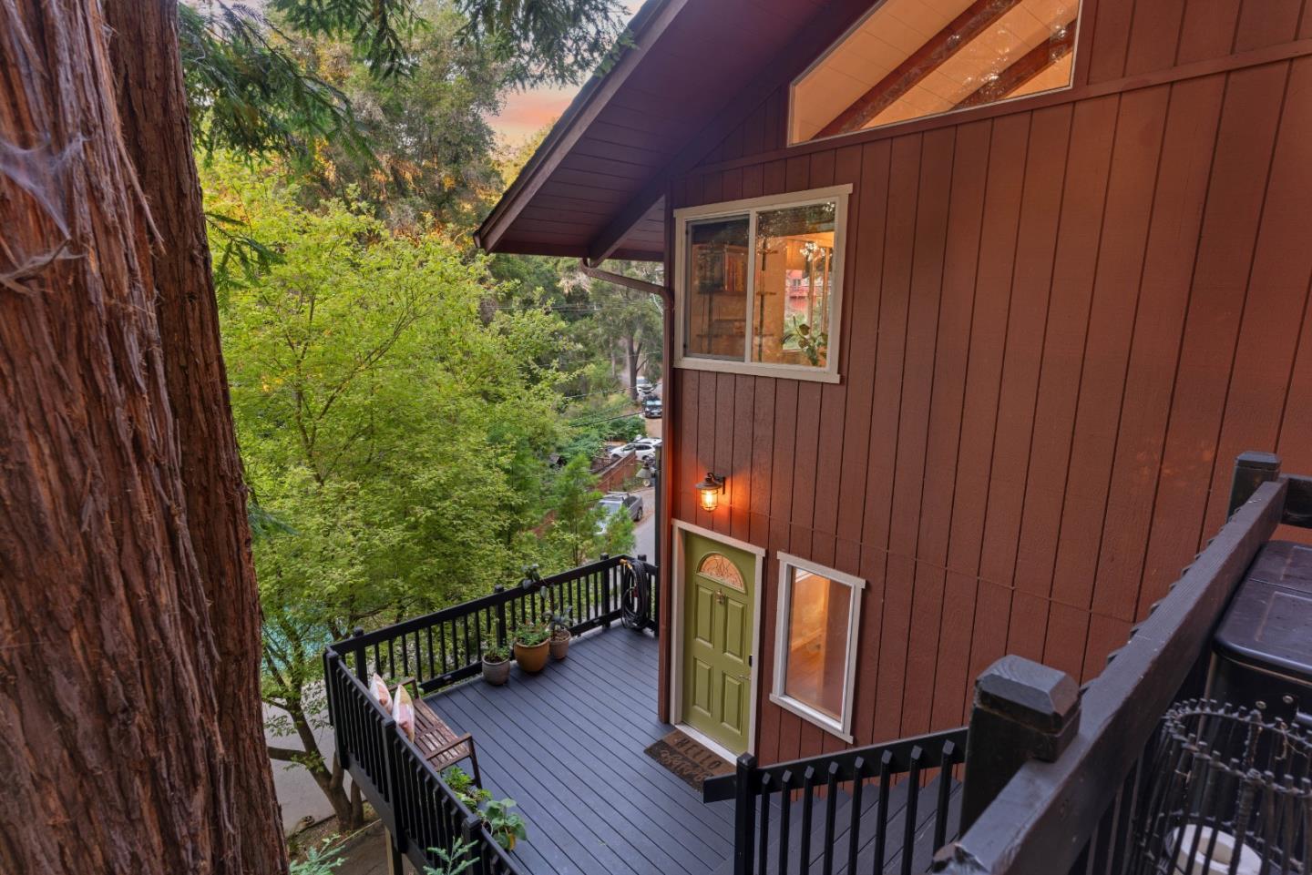 2526 Redwood Drive