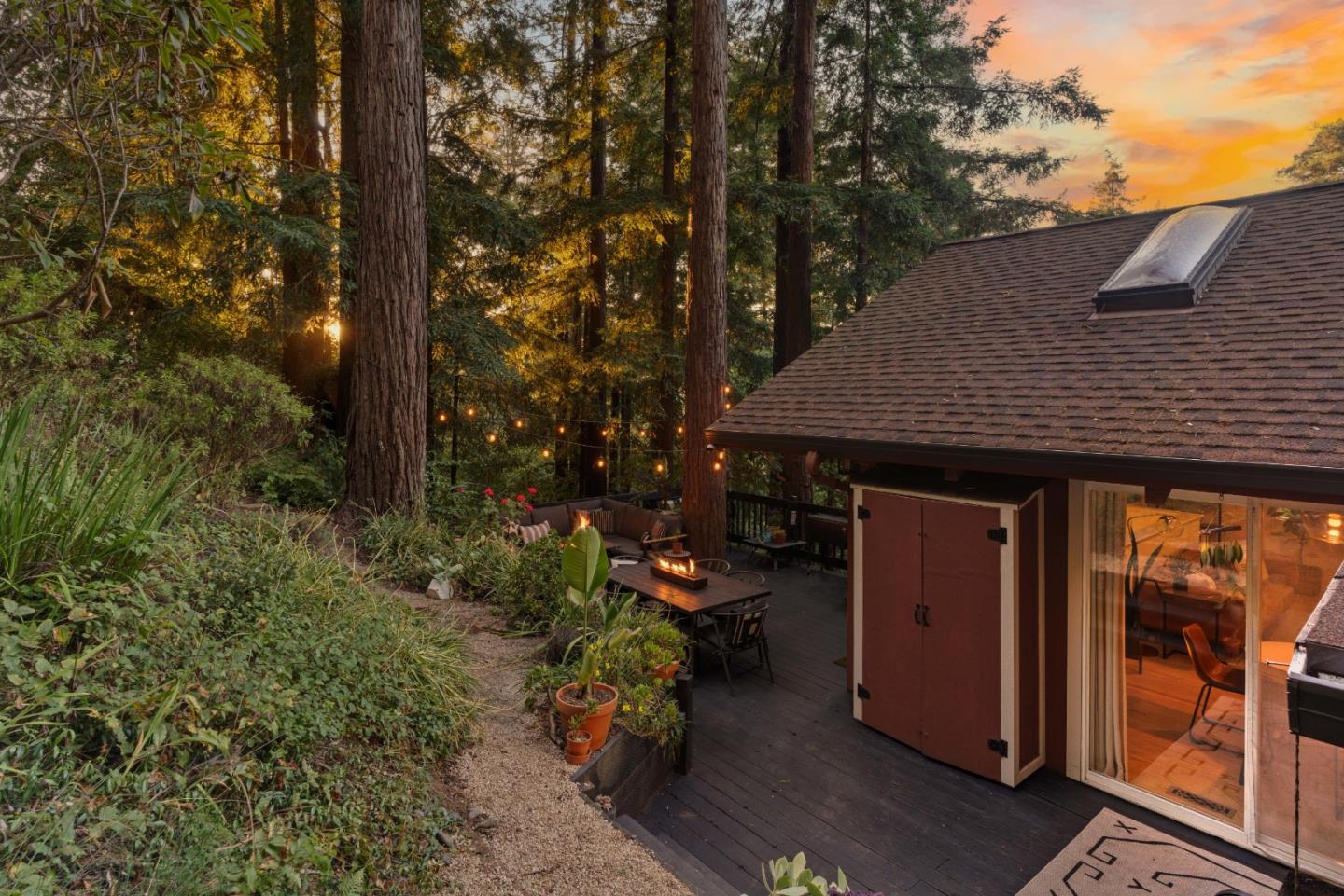 2526 Redwood Drive