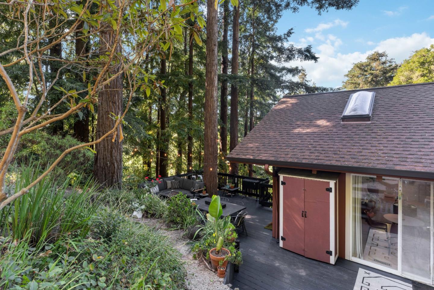 2526 Redwood Drive
