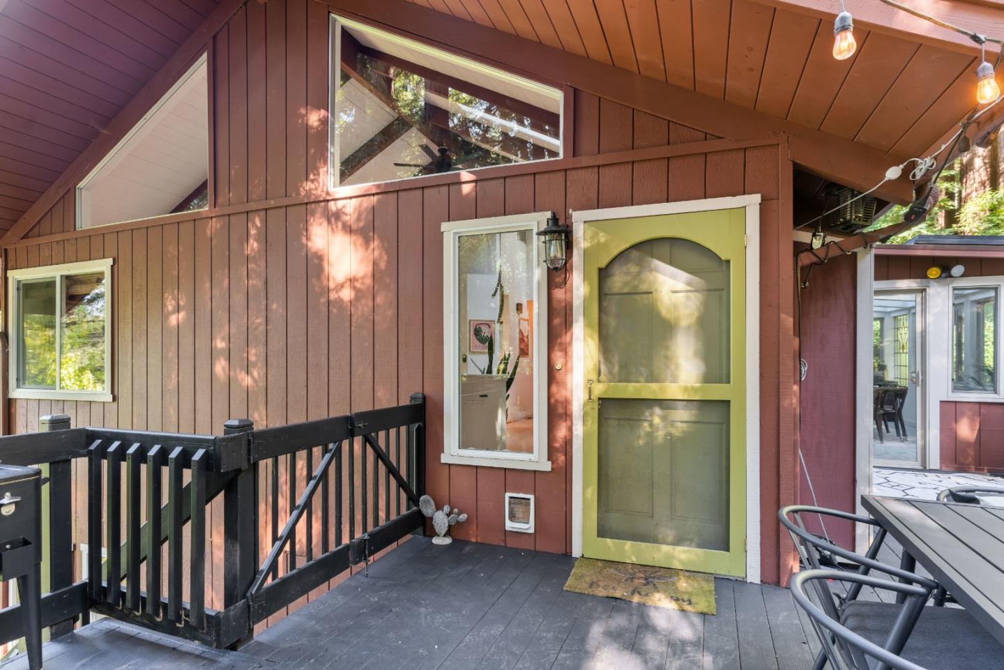 2526 Redwood Drive