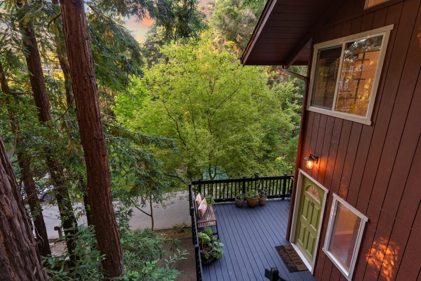 2526 Redwood Drive