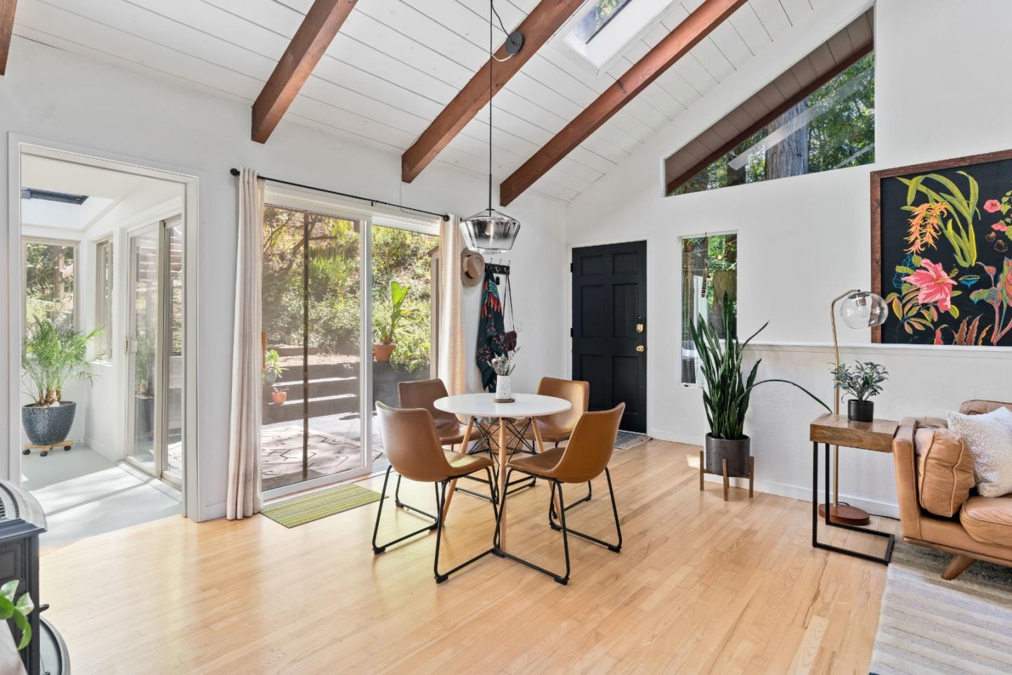 2526 Redwood Drive