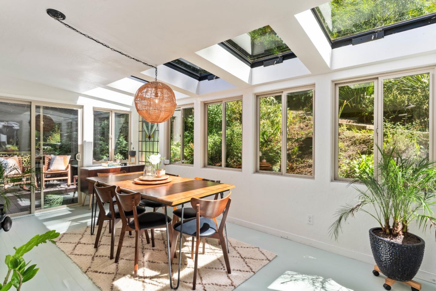 2526 Redwood Drive