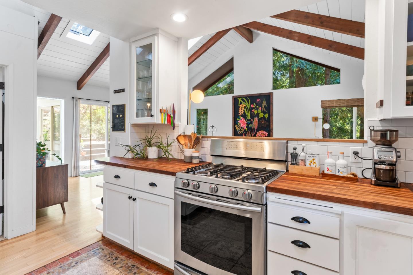 2526 Redwood Drive
