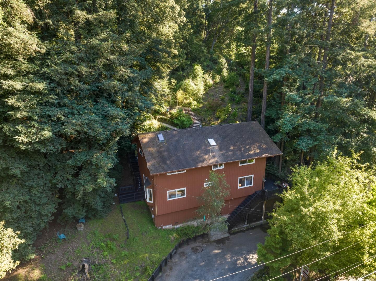 2526 Redwood Drive