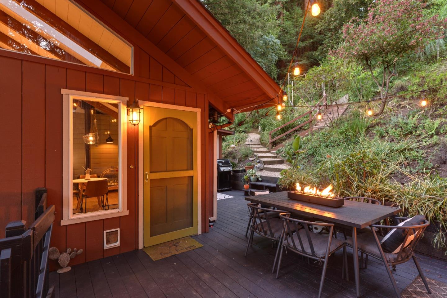 2526 Redwood Drive