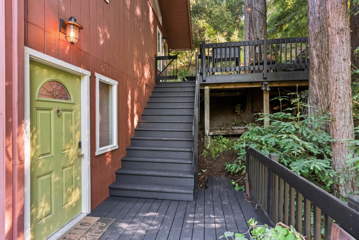 2526 Redwood Drive