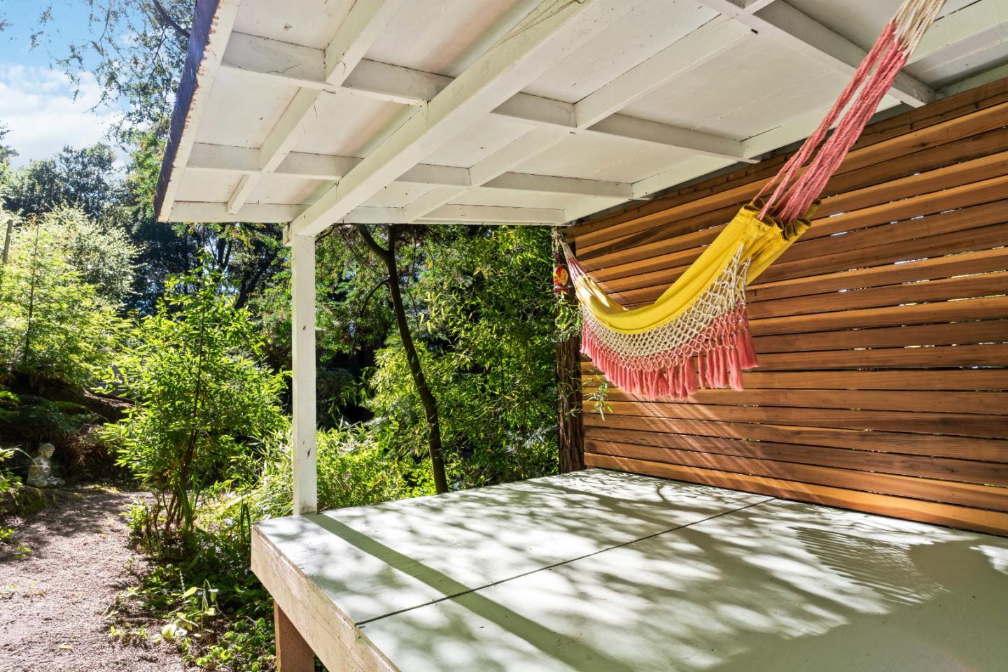 2526 Redwood Drive