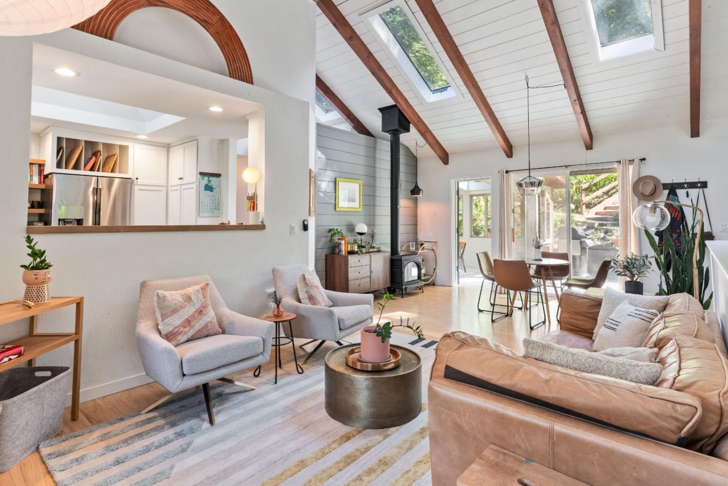 2526 Redwood Drive