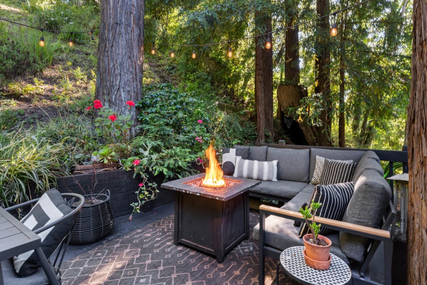 2526 Redwood Drive