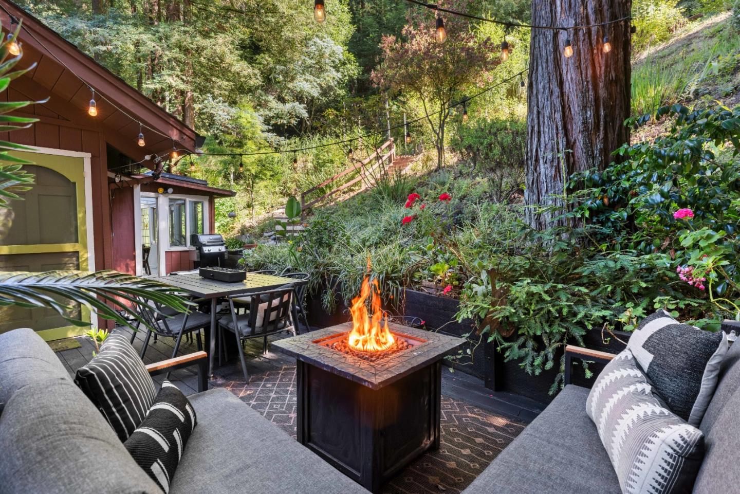 2526 Redwood Drive