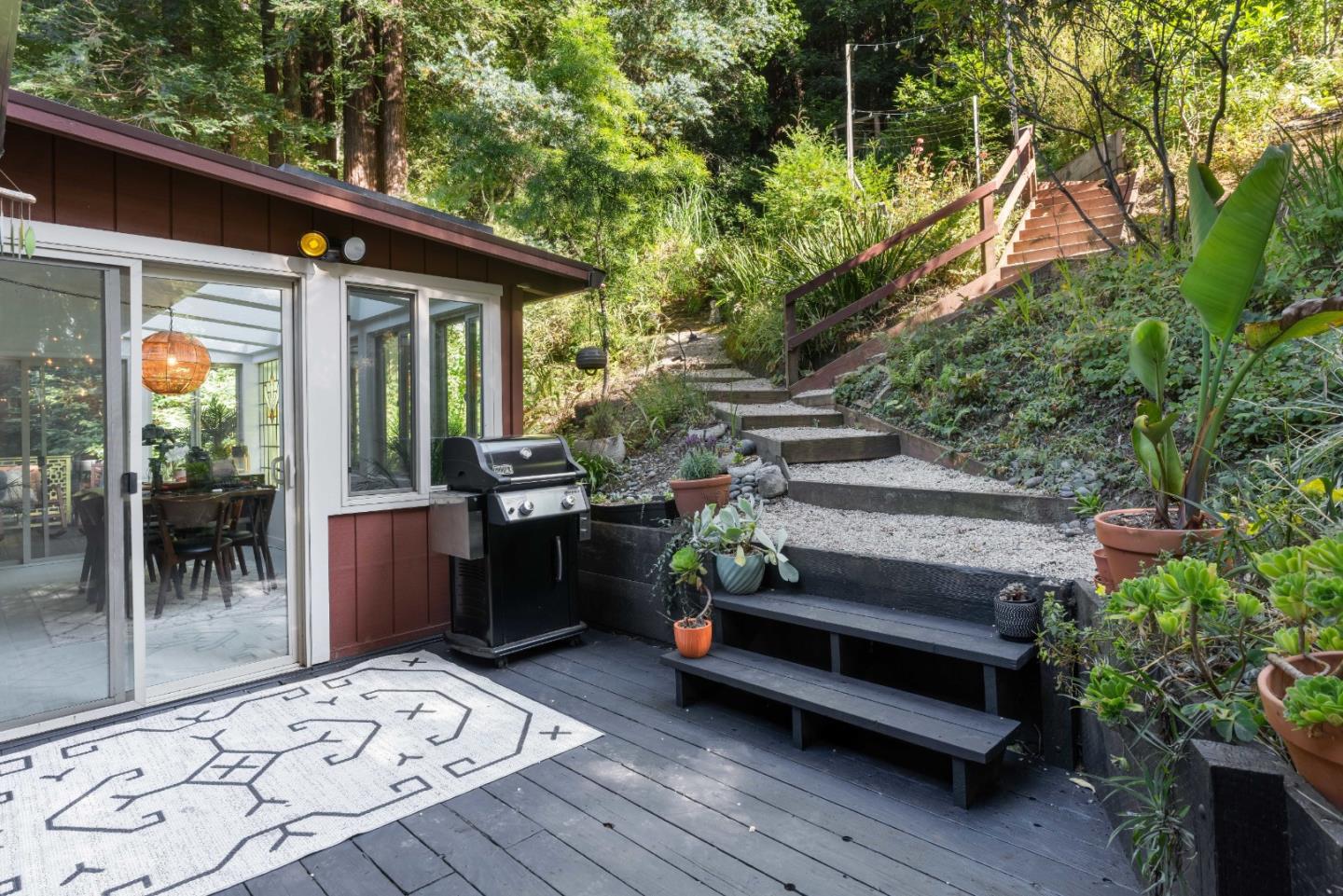 2526 Redwood Drive
