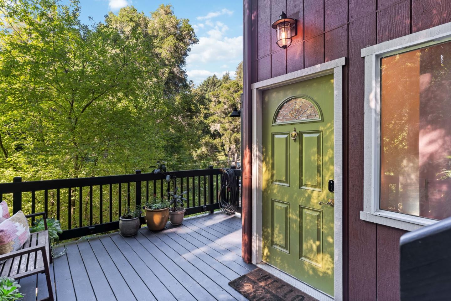 2526 Redwood Drive