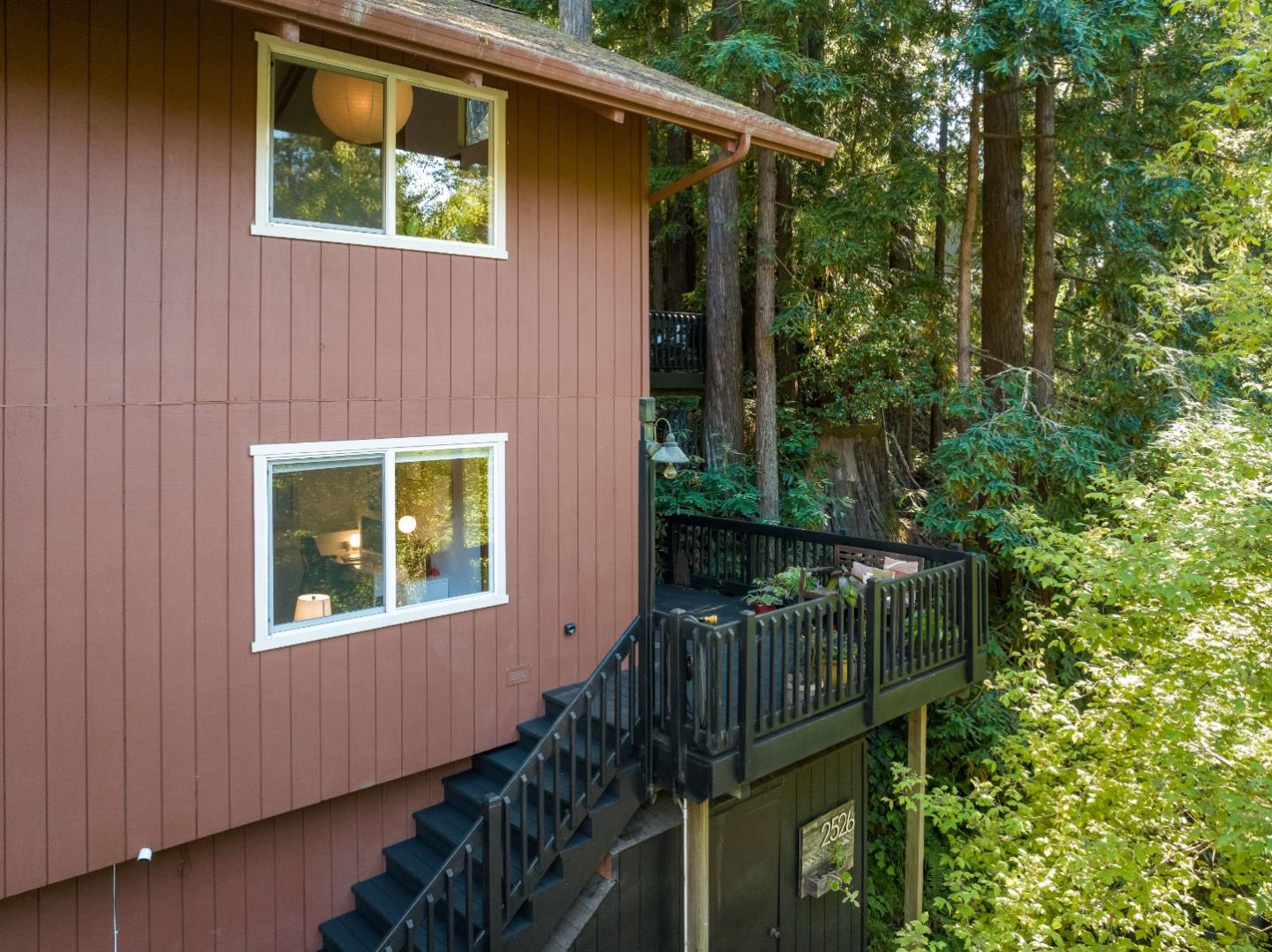 2526 Redwood Drive