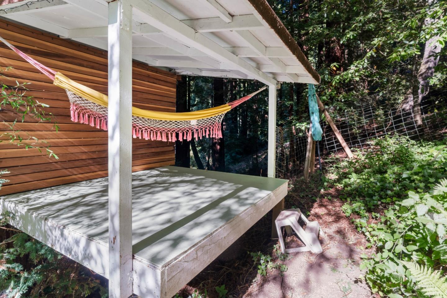 2526 Redwood Drive