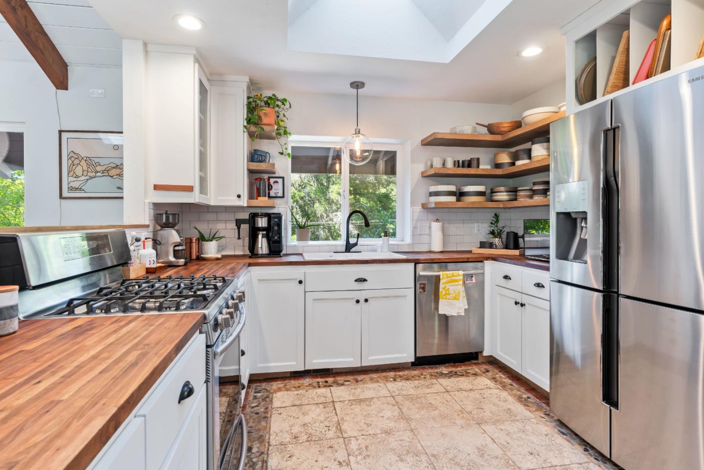 2526 Redwood Drive
