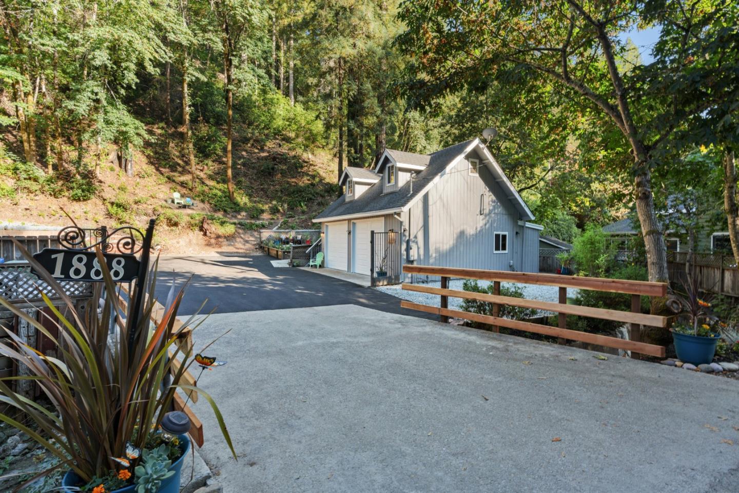 1888 Lockhart Gulch Road