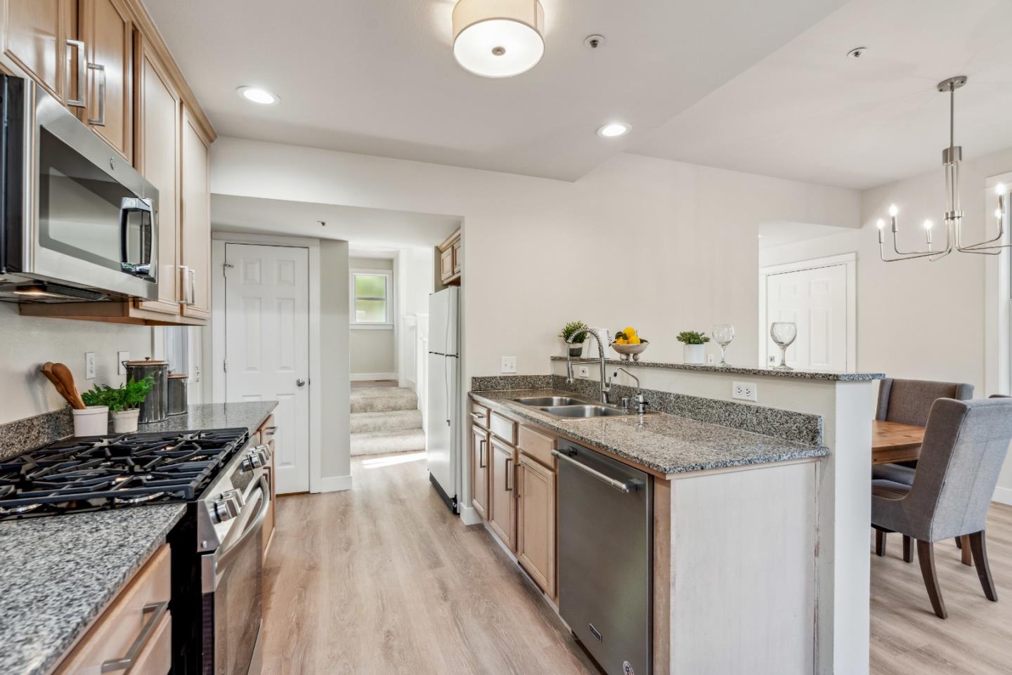 217 Roosevelt Terrace
