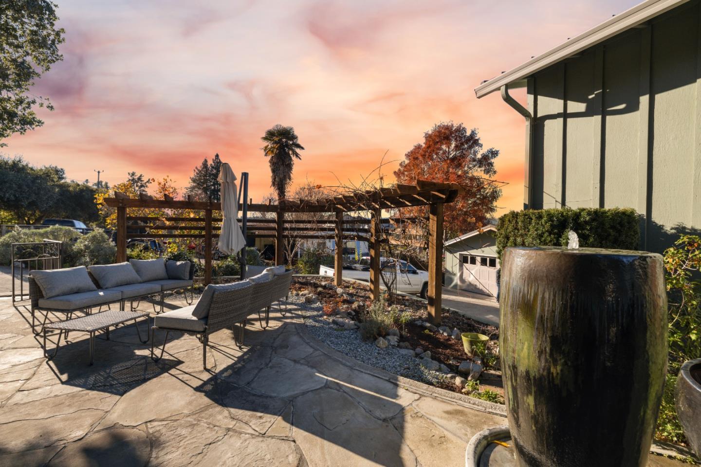 225 Sunset Terrace