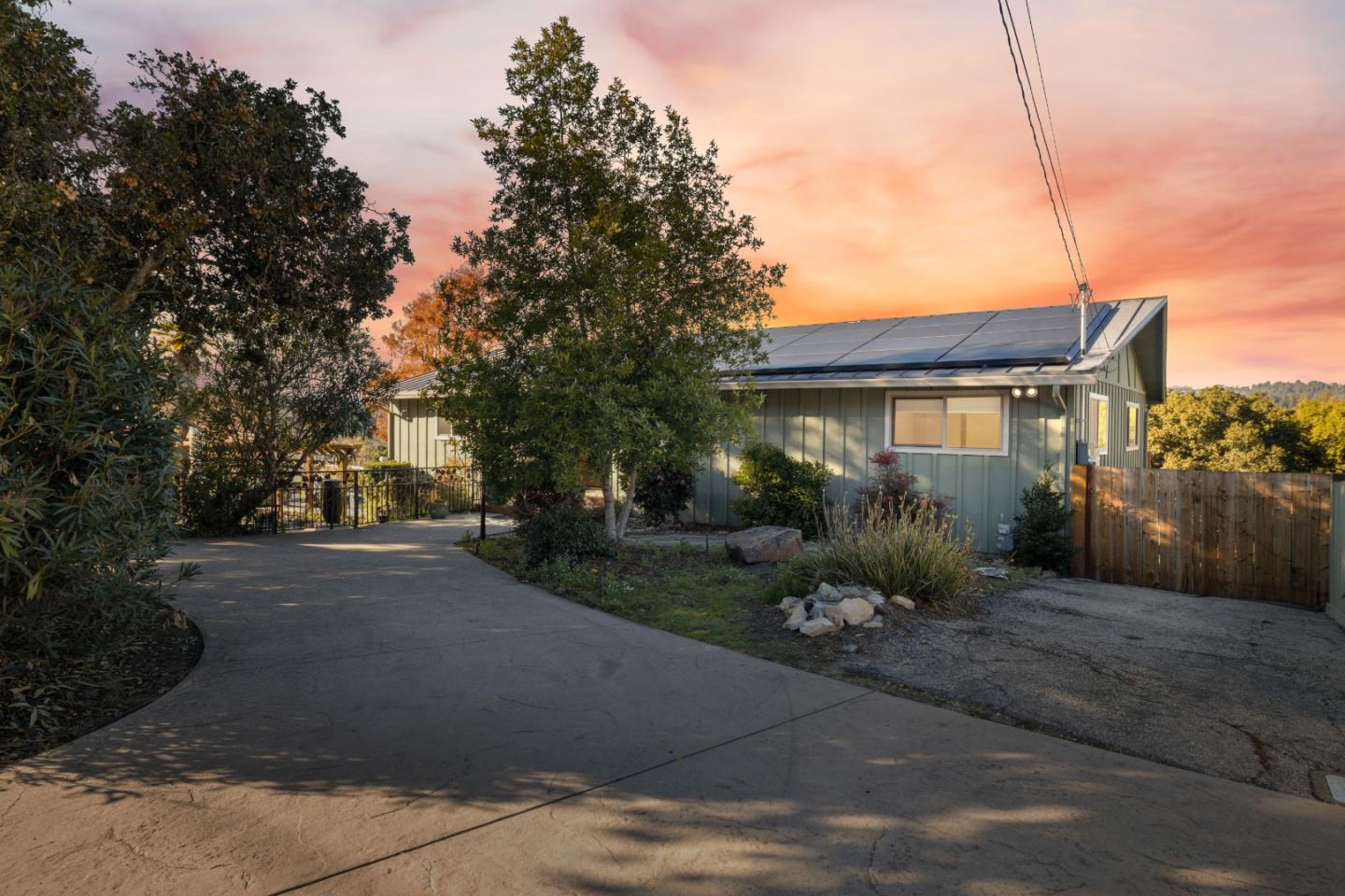 225 Sunset Terrace