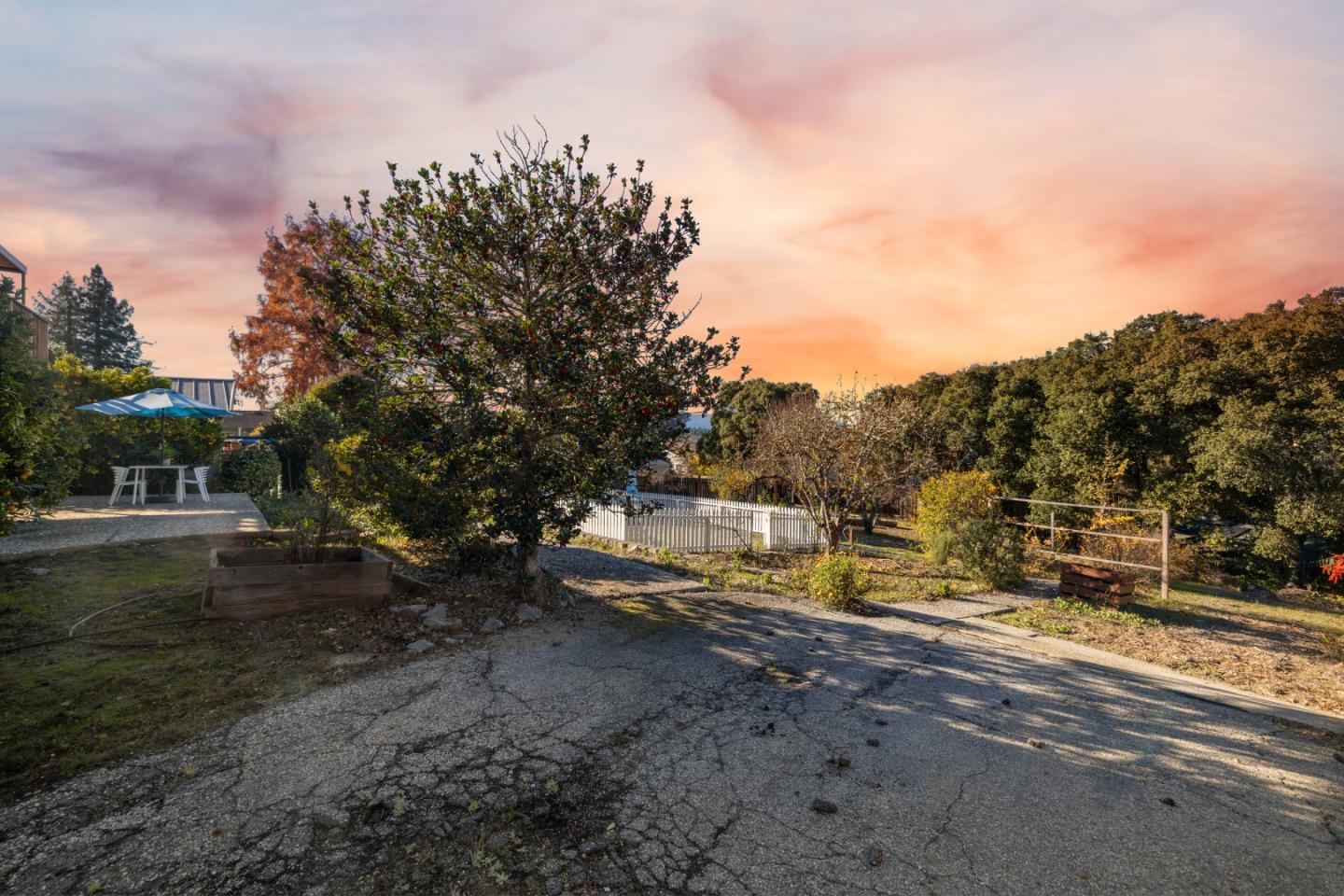 225 Sunset Terrace