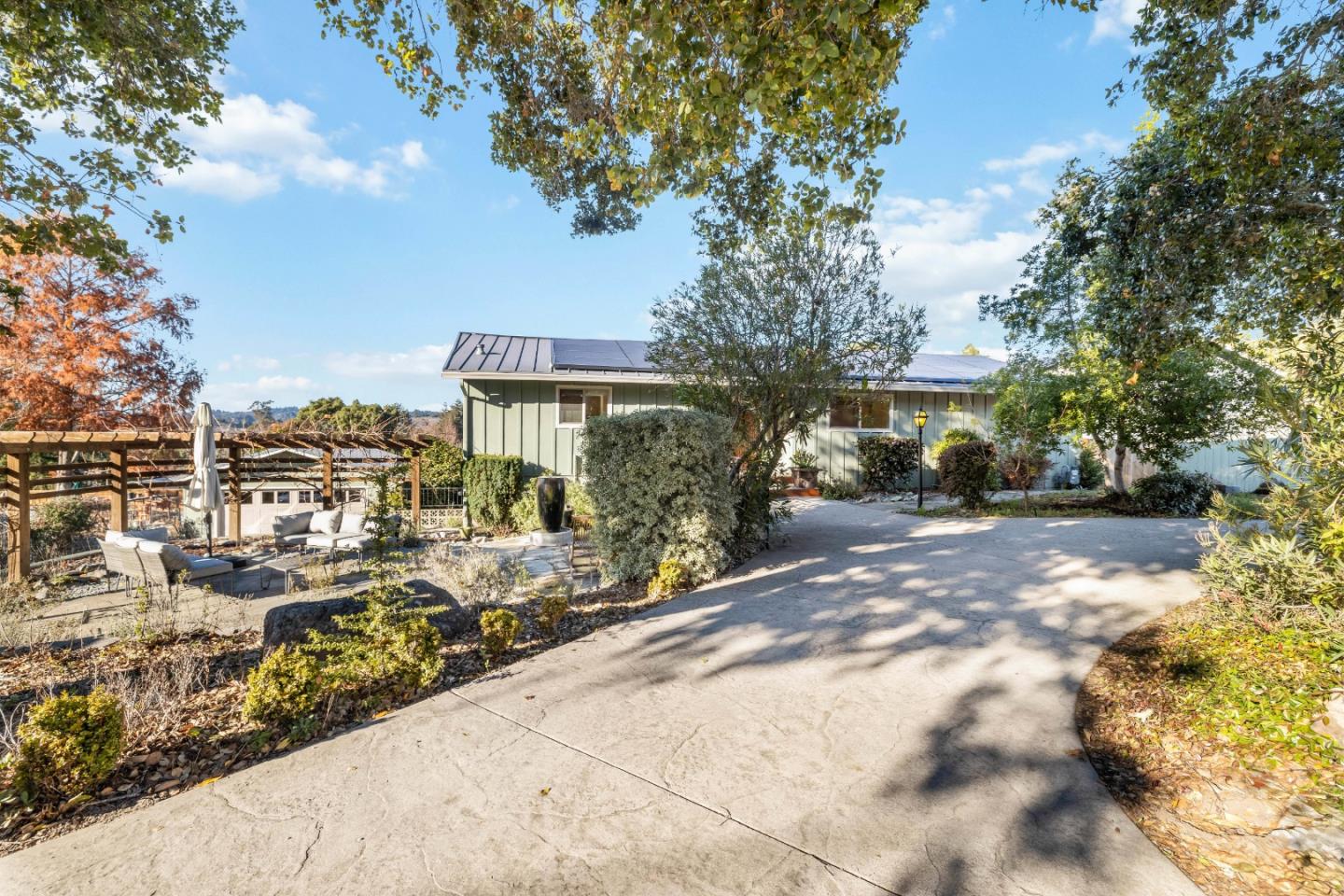 225 Sunset Terrace
