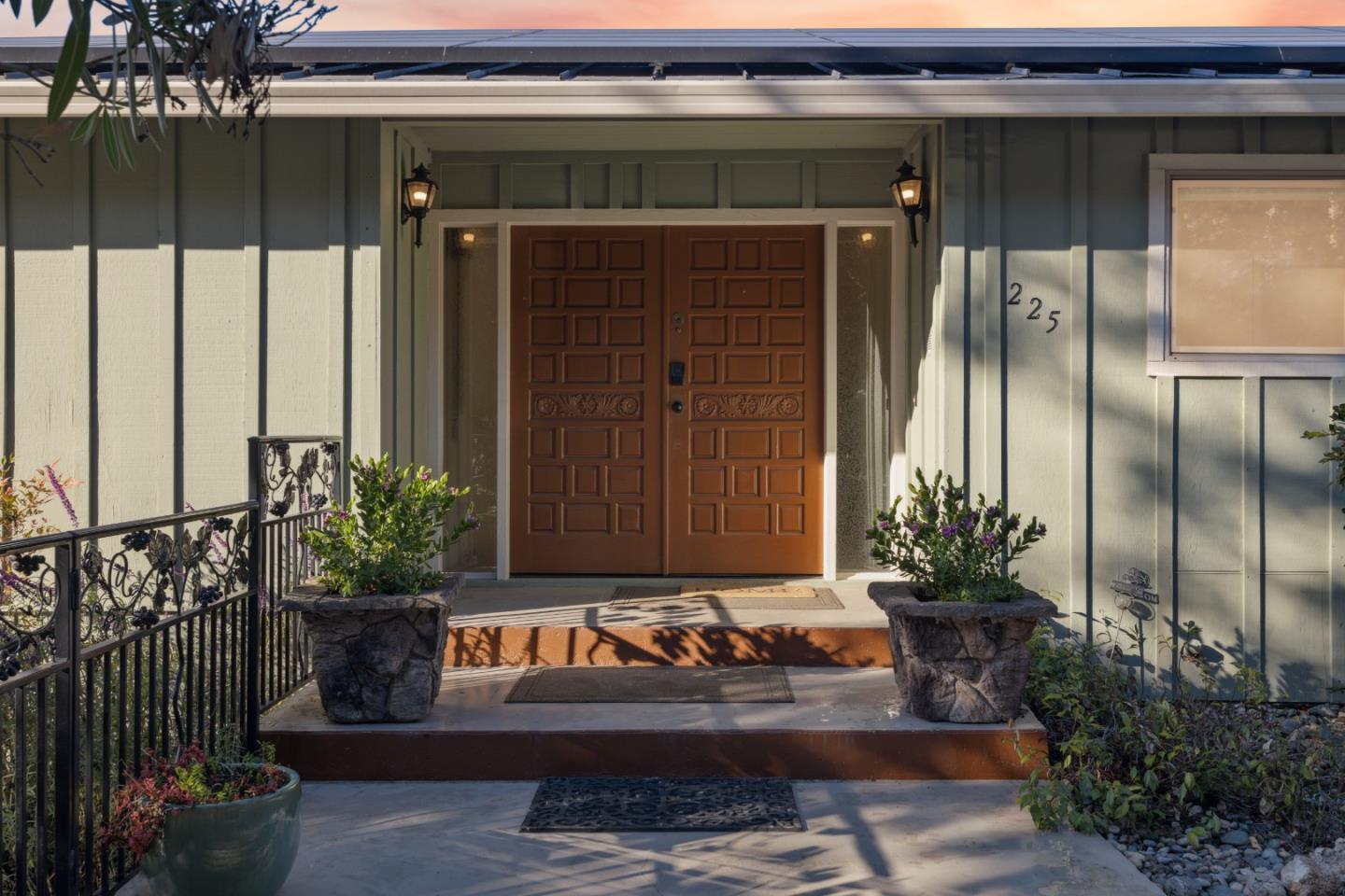 225 Sunset Terrace