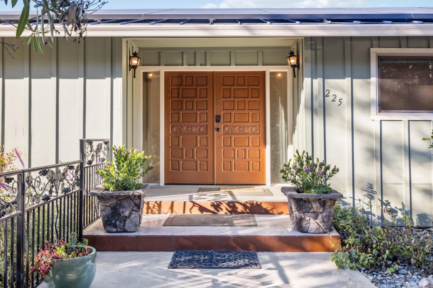 225 Sunset Terrace